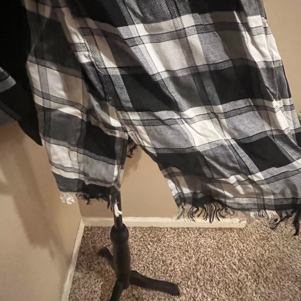 Umgee Women's Long Sleeve Plaid Shirt Black White Plaid, size 2XL - Picture 8 of 8